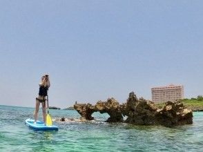 [Okinawa, Miyakojima] Anyone from 7 to 79 years old can participate! SUP experience where you can meet sea turtles! Heart Rock ♡ High-quality photos & videos includedの画像