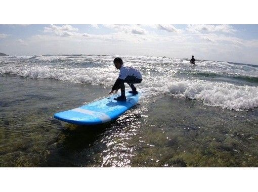 [Okinawa/Chatan] Parent and child surfing experience! Parent and child set price! No additional charge, free photos includedの画像