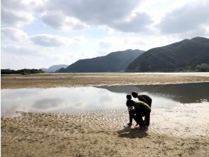 [Amami Oshima] A mangrove tidal flat walk and canoe tour that the whole family can enjoy! Observe crabs, gobies, and plants! A certified guide will guide you through the fun!