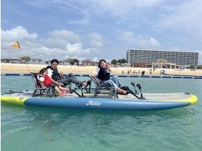 [Okinawa main island, southern part] Why not try cruising the sea of ​​Itoman City in a new type of pedal-powered kayak? Families, couples, children, girls' parties, and men's trips are all welcome!の画像