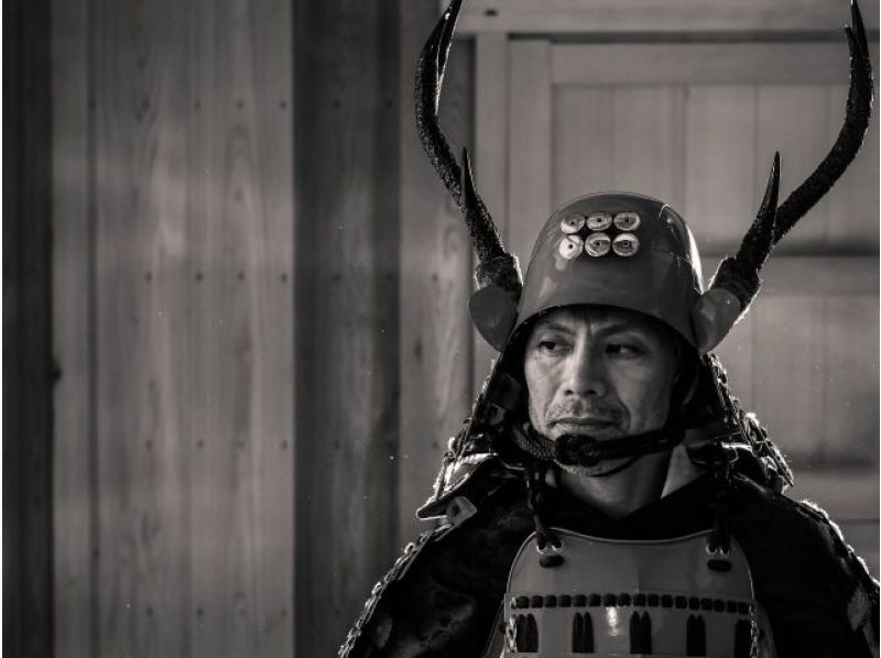 【宮城・白石】日本の城をバックに本格的な甲冑で記念撮影！本格城ロケーションフォト「竹プラン」の紹介画像