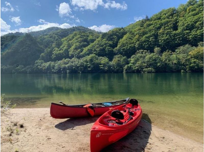 [Gunma, Shima] Half-day canoeing experience on Lake Shima ~ Enjoy the Shima Blue to the fullest! Canoeing tours for elementary school studentsの紹介画像