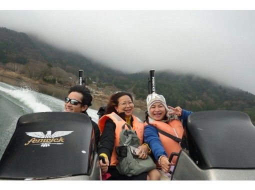 [ยามานาชิ/ทะเลสาบคาวากุจิ] ล่องเรือชมภาพพร้อมชมภูเขาไฟฟูจิมรดกโลกの画像