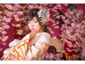 【從清水寺步行10分鐘】櫻花計畫♪（每人1個半小時）穿著可愛的蕾絲和服與朋友拍照！看超值優惠詳情 →