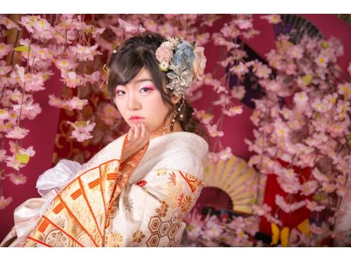 [10 minutes walk from Kiyomizu-dera Temple] Cherry Blossom Plan♪ (From 1.5 hours per person) Take photos with your friends in a cute lace kimono! For more information, see details →の画像