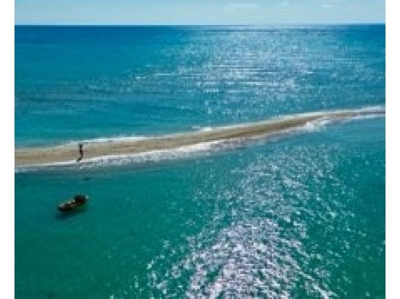 『沖縄・宮古島」マリンジェットで行くユニの浜【幻の島】絶景ツアー　SNSで話題のユニの浜でSNS映え狙いませんか？ドローン撮影付きの紹介画像