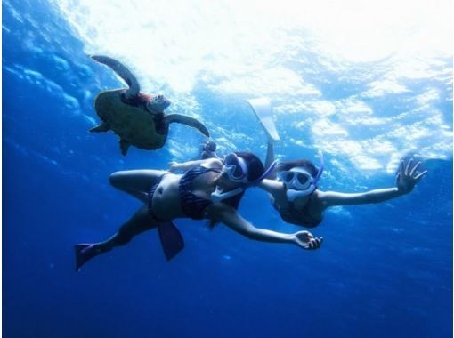 《スーパーサマーセール2024》【沖縄中部・北谷発】海の中で1日遊ぼう！　ケラマボートシュノーケリングの画像