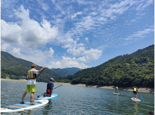 [Lake Kuzuryu, Fukui Prefecture] Super Summer Sale Now On! Lake Kuzuryu SUP Tour/Enjoy a smooth water stroll on the calm lake surface.の画像