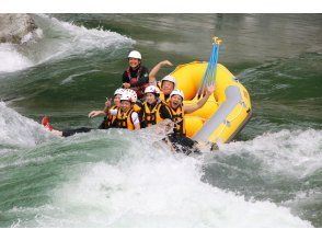 [Tokushima, Yoshino River] Sometimes floating! Guaranteed to be very satisfying! Half-day rafting course