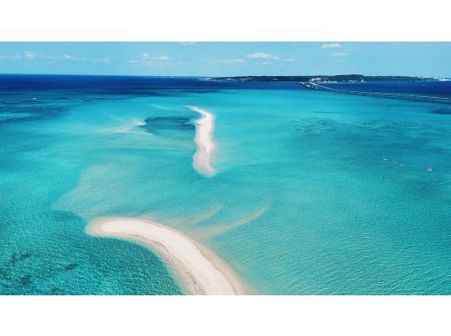 [Okinawa, Miyakojima] Landing by boat! A tour of the mysterious sandy beach "Yuni Beach" A tour that everyone from small children to the elderly can enjoy safely! The tour lasts about an hour!の画像