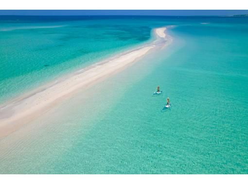 [Miyakojima] "Uni Beach Tour" [Limited to one group per day] Uni Beach tour on a clear SUP or clear kayak! [Drone photography included]の画像