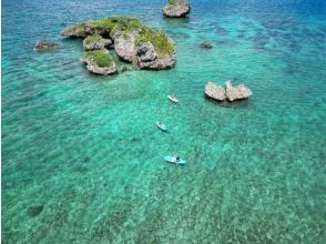 [Miyakojima SUP] SUP tour with a photographer and special photography! Private tour for one group! Photos and drone photography included!