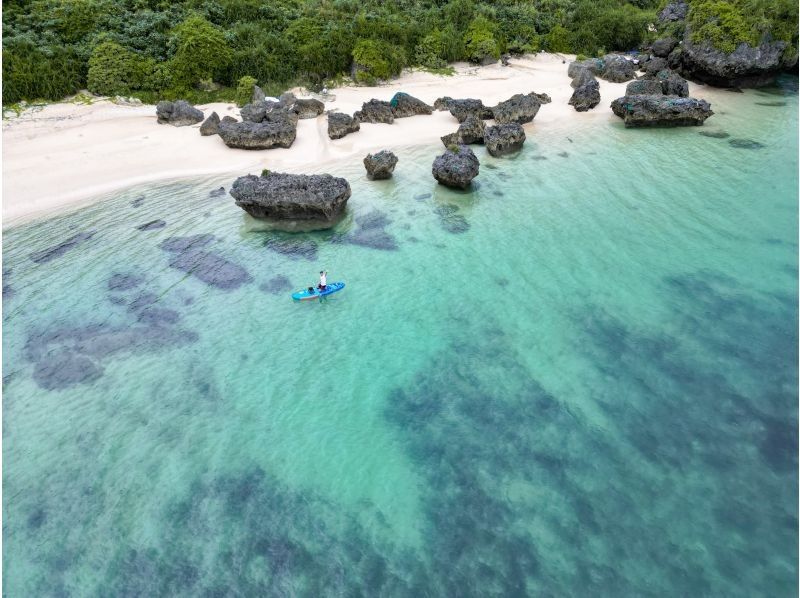 [Miyakojima SUP] Go ​​with a photographer to a place that can only be reached by SUP. Private tour! Photos and drone photography includedの紹介画像