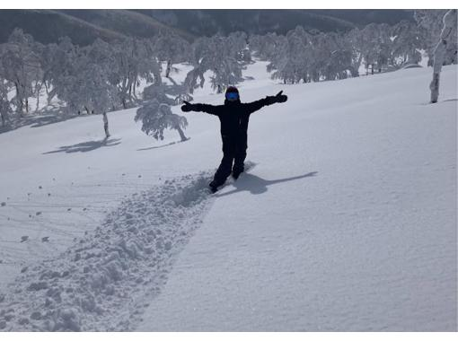 [Rusutsu | Powder Guide] Experience the finest powder snow in the side country! A professional guide will accompany you, so even if it's your first time, you can enjoy powder with peace of mind!の画像