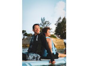 Okinawa Miyakojima [Sunset] SUP charter cruise ★ Drone and SLR photography included ★ High-quality photography of fantastic scenery and SUP portraits ★