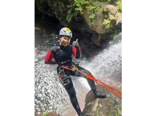 [Okinawa, Yanbaru] Private rental for one group! Perfect for families, friends, or even solo travelers! Enjoy playing in the river in the jungle! Experience the thrill of canyoning and waterfall climbing!の画像