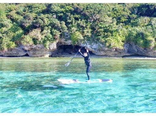 [Okinawa, Northern / Nakijin] Enjoy the sea with SUP ♪ SUP cruising tour in the highly transparent sea of ​​Yanbaru (90 minutes course)の画像