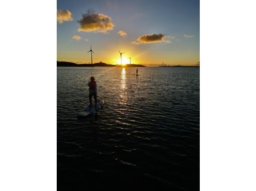[Limited to one group] Sunset SUP experience on a hidden beach in Miyakojima ♪ Parasol set, drone, shower, and soft drinks are all included ♪の画像