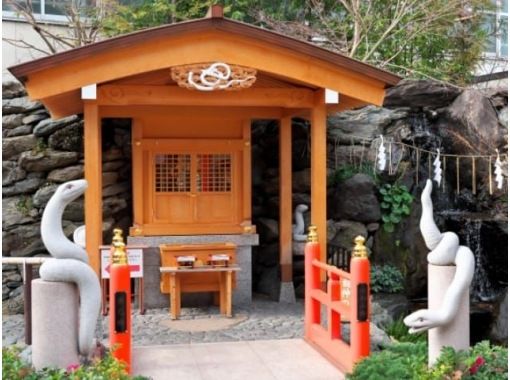 え今年の干支「巳」をお祀りする神社の例大祭！蛇窪神社例大祭『蛇窪祭』と都内金運アップ寺社５社めぐりバスツアー【029029-1355】の画像