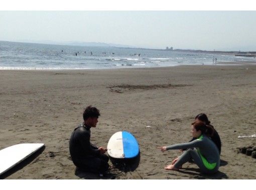 【片瀬江ノ島・2.5時間】初心者オススメ！短い時間でサーフィンを楽しめるコース！の画像