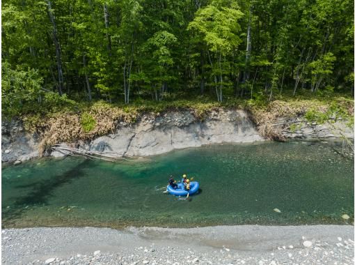 【北海道・大樹町】3時間貸切ツアー★《激しくもキレイな源流》ヌビナイ川でラフティングを満喫！【1名様から体験OK！】の画像