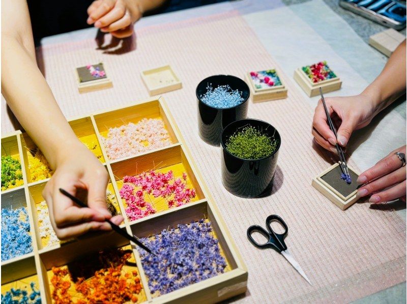 ~ Flower Garden HANANIWA ~ Experience creating a miniature flower garden that spreads in the palm of your handの紹介画像