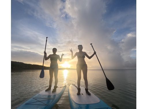 [Onna Village, Okinawa] Rainy season Sunset Lau SUP [SUP] Held on a beach with a beautiful sunset! Lau's shop Free GOPRO filmingの画像