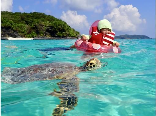 【沖縄・座間味島】日帰りOK！SUP &スノーケル！！✴︎写真撮影付き✴︎海亀遭遇率の高い海でのんびりSUPクルージングとスノーケル！！の画像