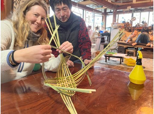 [Oita, Yufu] <Shikaiha Basket> Just weave it and it's done! This is a typical basket from the bamboo basket making experience.の画像