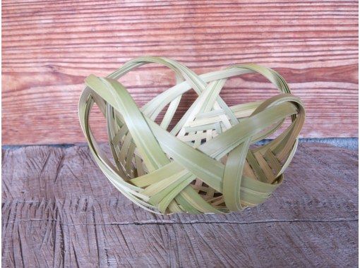 [大分/由布]<Shikai波籃>就編織吧！這是竹籃製作體驗的代表性籃子。の画像