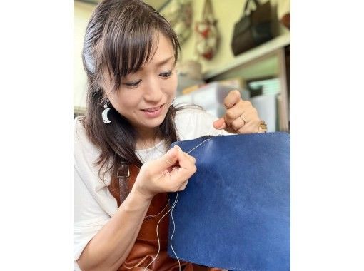 [Yamanashi Prefecture, Fuji Five Lakes] Leather craft experience at the foot of Mt. Fuji, small or large tote bag with tag ♪の画像