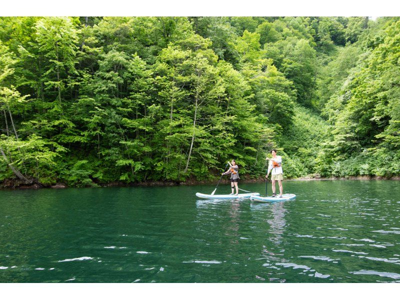 [45 minutes from Sapporo] Relaxing SUP experience on a quiet lake | Near Jozankei Onsen, beginners welcome! Popular with women, couples, and familiesの紹介画像