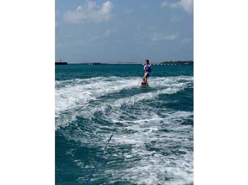 [Miyakojima Wakeboarding] A board pulled by a jet ski like surfing + 1 type of towing tube! Beginners are welcome!の画像