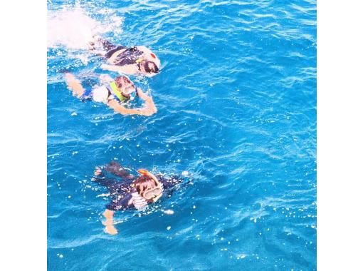 【沖縄・那覇発】【一日】手ぶらでOK！美ら海で釣り＆慶良間諸島ボートシュノーケリングツアーの画像