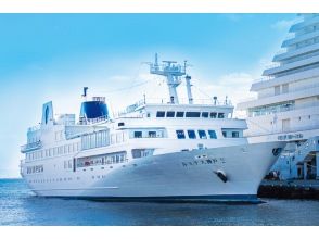 [Summer Holiday Lunch Cruise Departing at 11:30: From July 15th, Saturdays, Sundays, Holidays and Obon only] Buffet and free soft drinks on one of Japan's largest restaurant cruise ships ♪