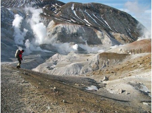 【홋카이도 · 시레토코] 세계 유산 트레킹!硫黄山 등산 "硫黄山 코스"16 세부터 참가 OK!の画像