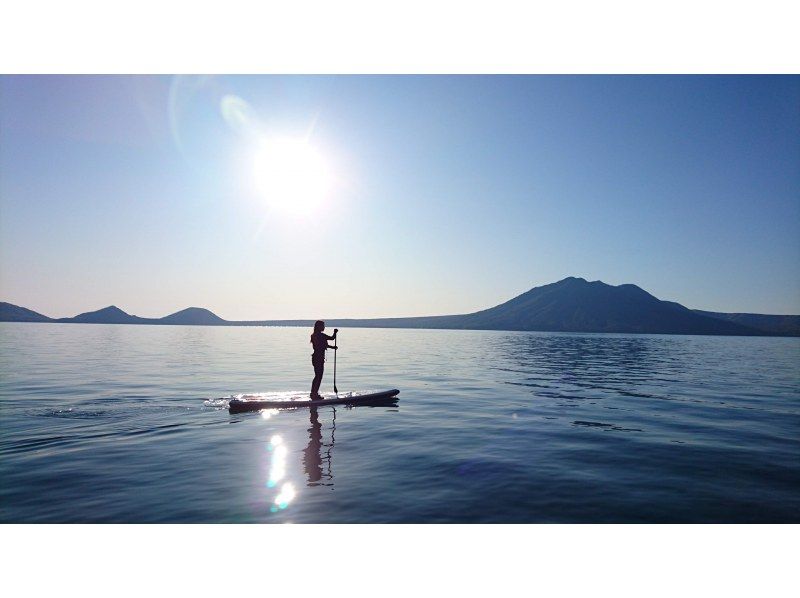 【北海道・SUP体験】透明度の高い支笏湖の湖面をクルージング！SUP体験（半日コース）の画像