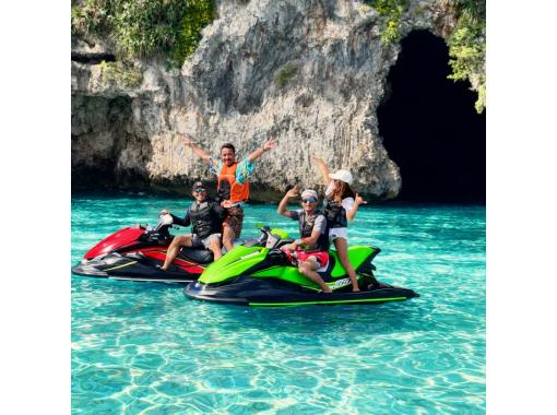 [Miyakojima/Lowest Price] Jet Ski Touring Plan with Guide Boat (Commemorative Photo Gift)の画像
