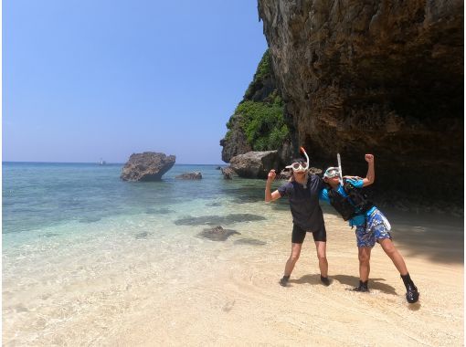 【恋の島　古宇利（こうり島）・今帰仁（なきじん】　ボートスノーケリング（２ラウンド）写真動画撮影プレゼントの画像