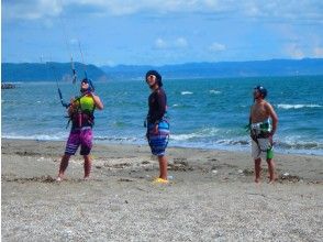 【千葉 富津岬】風の力で水上を自在に滑走する爽快感！カイトボード体験コース【1時間】の画像