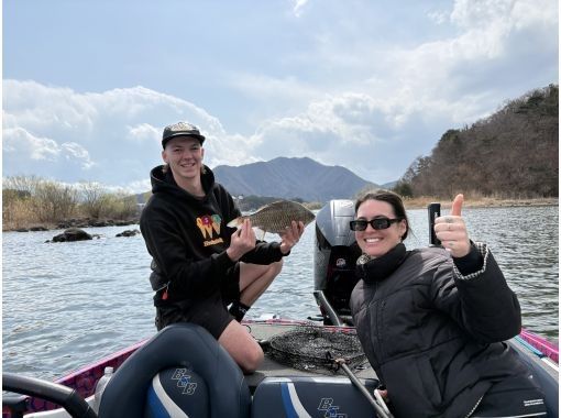 [Yamanashi, Lake Kawaguchi] Fishing & Cruise Experience Plan - Enjoy a full-fledged fishing boat ride while looking at Mt. Fuji! Empty-handed OK!の画像
