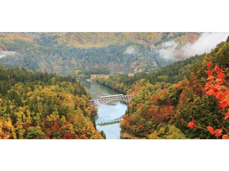 [Aizu] For 2 people! A day trip to see the scenic spots of the late Edo period castle "Aizu Tsuruga Castle" and the local train "Tadami Line"の紹介画像