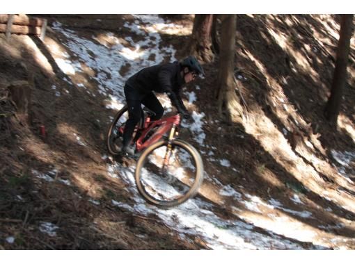 [Yamanashi, Shosenkyo] Beginner MTB experience tour! Ride the ropeway at one of Japan's most scenic spots, Shosenkyo, and take a mountain bike tour along the ancient roads that connect the history of the mountaintop.の画像