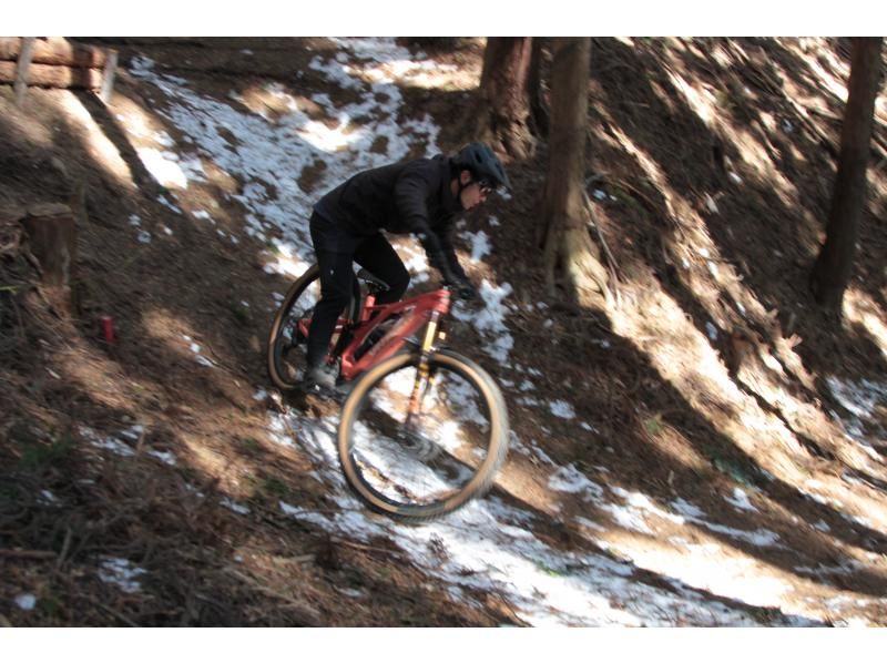 【山梨・昇仙峡】初級MTB体験ツアー！日本有数の景勝地「昇仙峡」のロープウェイに乗車し、山頂から歴史をつなぐ古道を走るマウンテンバイクツアーの紹介画像