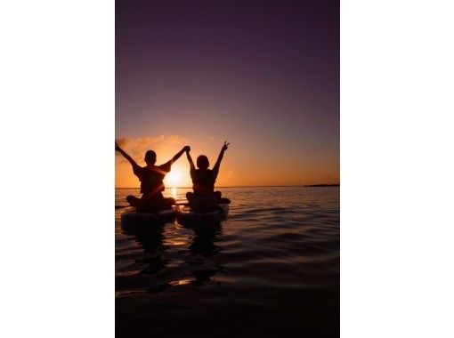 【宮古島 Sunset】サンセットSUP体験ツアー☆一組限定完全プライベート♪一眼レフ写真データ無料！の画像