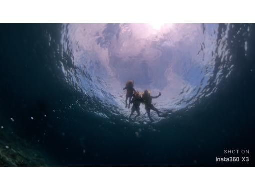 Beginners welcome! A leisurely 2-hour snorkeling experience. A hidden gem about 30 minutes by car from Naha Airport! Departs from Ginowan Port Marinaの画像