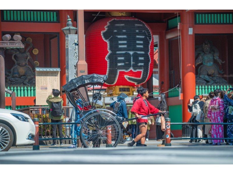 【東京・浅草】日本の伝統的乗り物 人力車 下町30分コースの紹介画像