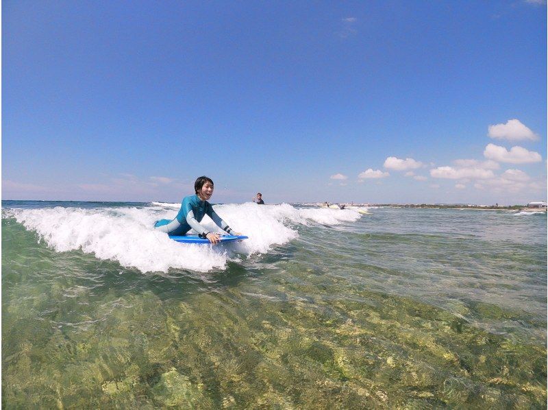 【沖縄/北谷】世界サーフィン連盟インストラクター主催！ボディーボードスクール！無料写真・送迎ありの紹介画像