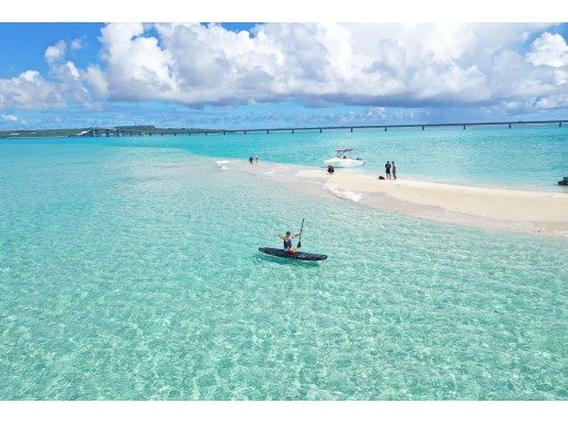 【沖縄・宮古島】ボートで行く【ユニの浜】【幻の砂浜】上陸ツアー(各種撮影無料）プラスSUP体験コースの画像