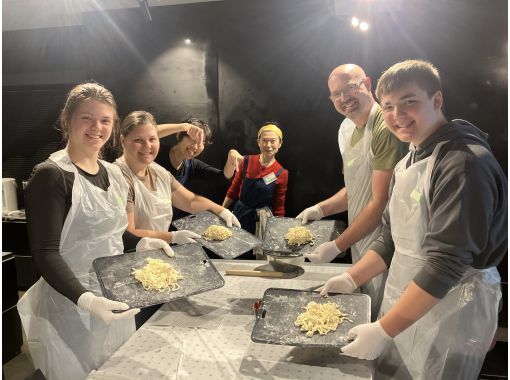 Ramen Making from Scratch +Akihabara Tour –Tokyo Cooking Classの画像